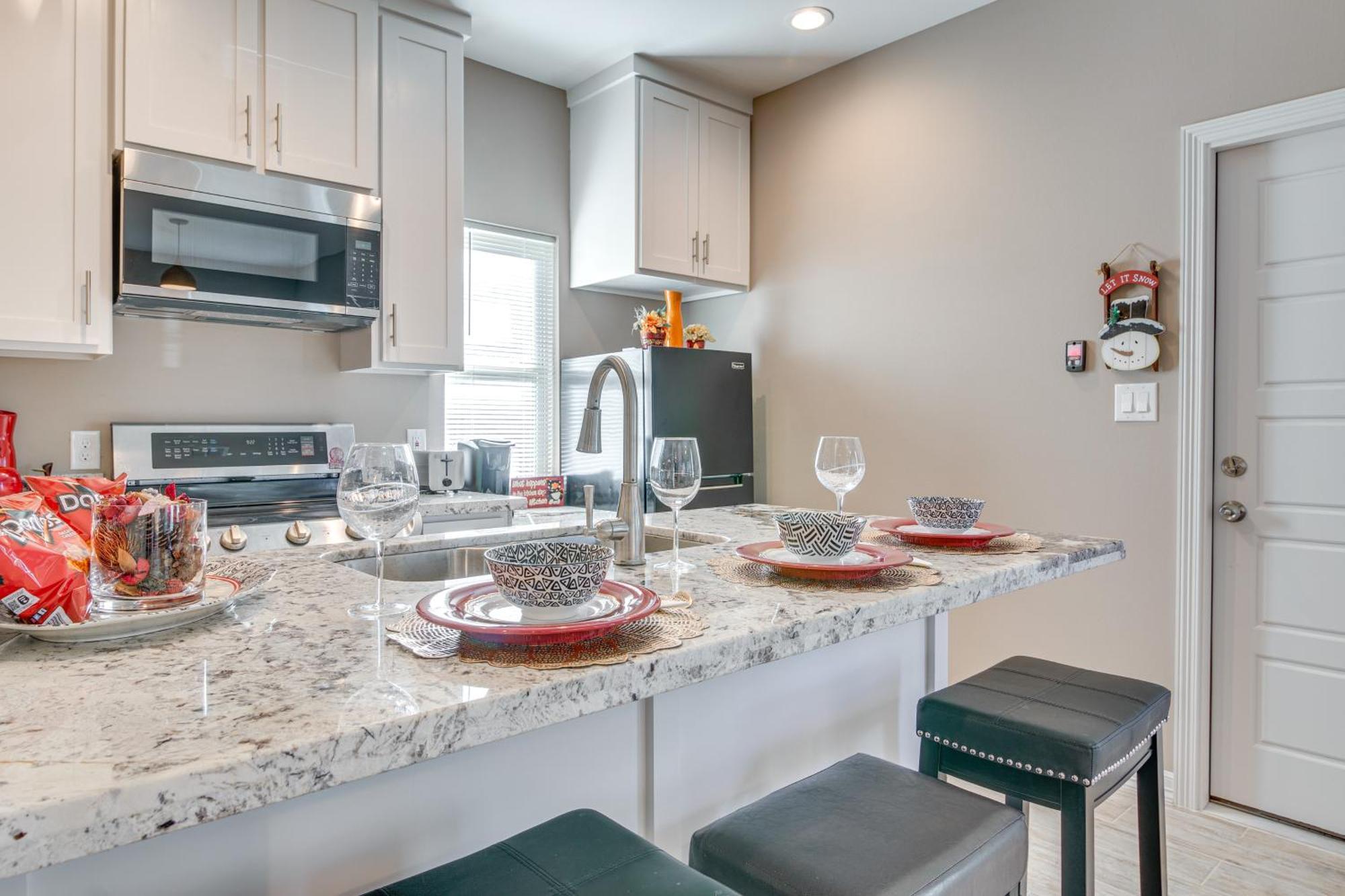 Pet-Friendly Brownsville Apartment With Yard! 외부 사진